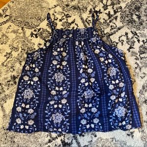 4/25$ Old Navy Blue Floral Smocked Tank Top